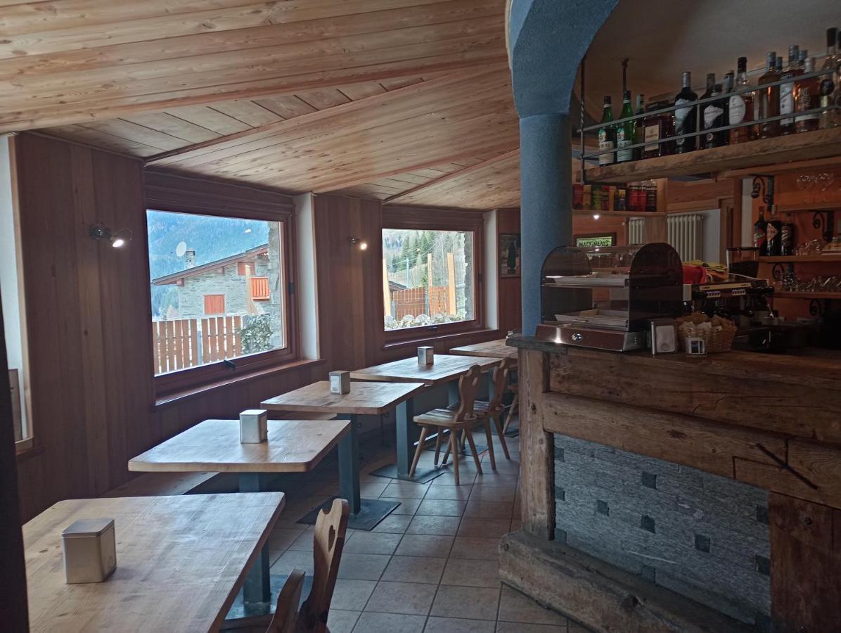 Hotel Sasso Nero Chiesa in Valmalenco Esterno foto