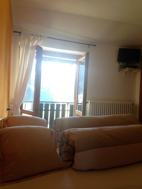 Hotel Sasso Nero Chiesa in Valmalenco Esterno foto