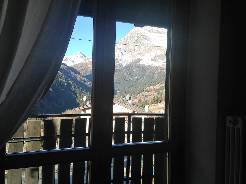 Hotel Sasso Nero Chiesa in Valmalenco Esterno foto