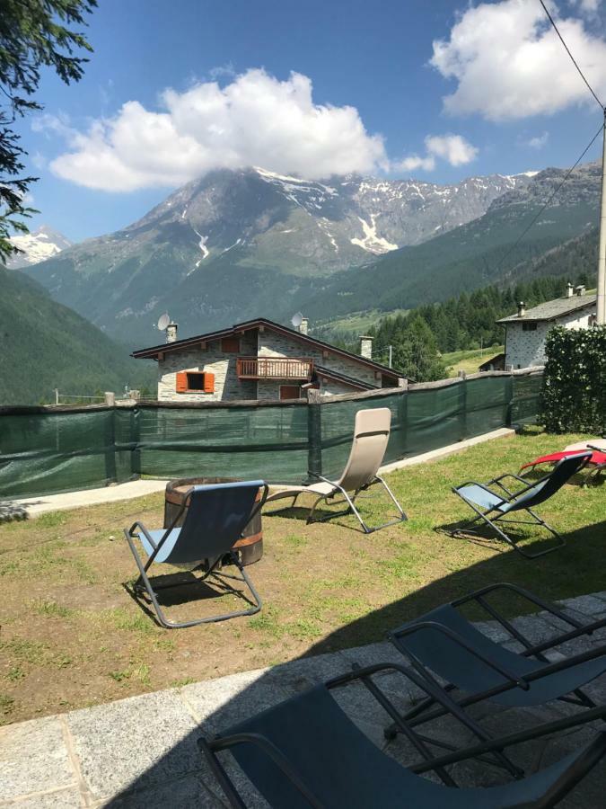 Hotel Sasso Nero Chiesa in Valmalenco Esterno foto