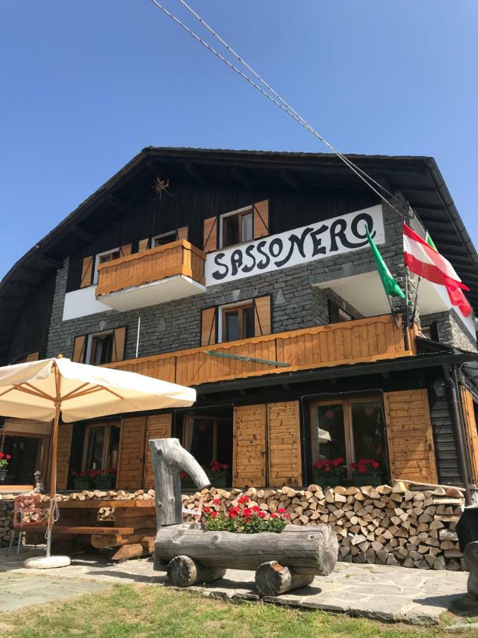 Hotel Sasso Nero Chiesa in Valmalenco Esterno foto